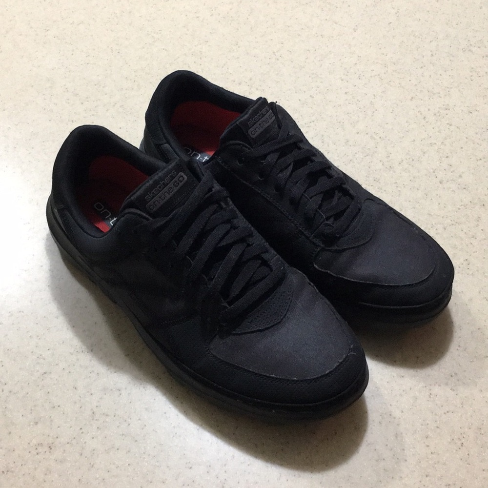 Skechers for man. Black. Good condition 😎